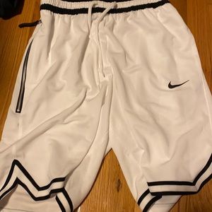 Men’s Nike shorts with zipper pockets